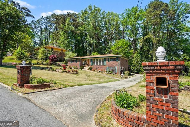 2429 Woodhill Lane, Atlanta, GA 30344