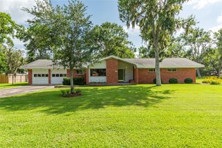 122 Blossom Street, Lake Jackson, TX 77566