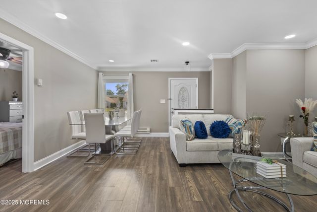 139 Wein Market C, Freehold, NJ 07728