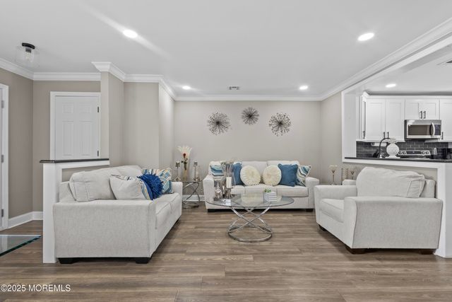 139 Wein Market C, Freehold, NJ 07728