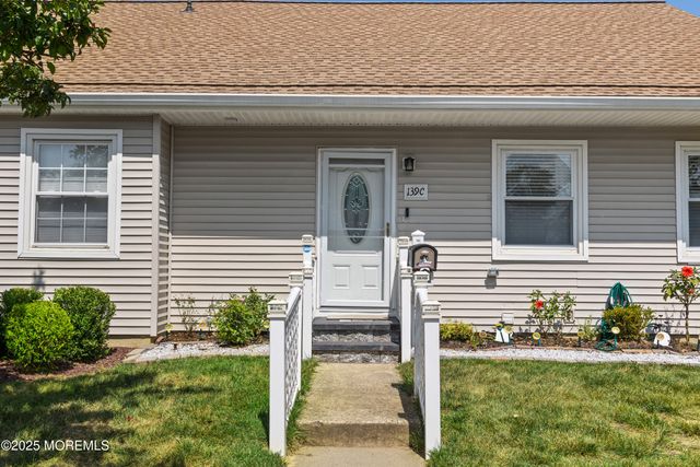 139 Wein Market C, Freehold, NJ 07728