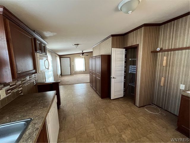 1218 Maplewood Drive, Lockport Town, NY 14094