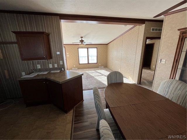 1218 Maplewood Drive, Lockport Town, NY 14094