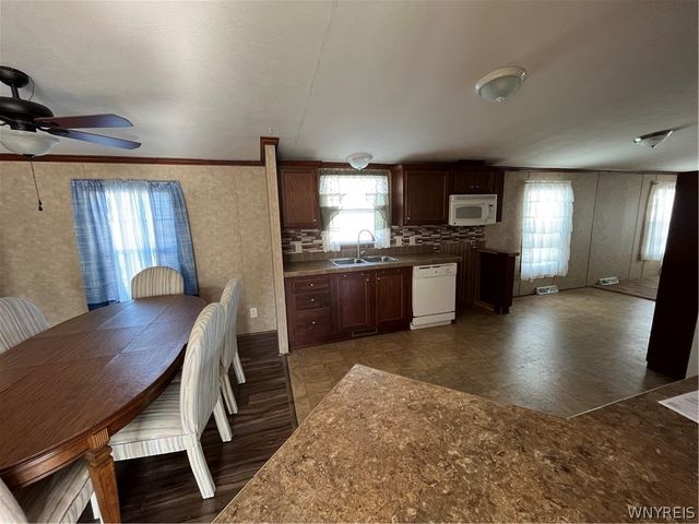 1218 Maplewood Drive, Lockport Town, NY 14094