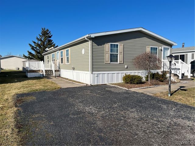 1218 Maplewood Drive, Lockport Town, NY 14094