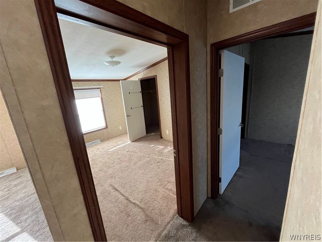 1218 Maplewood Drive, Lockport Town, NY 14094