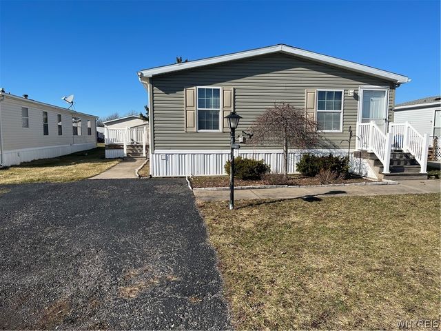 1218 Maplewood Drive, Lockport Town, NY 14094