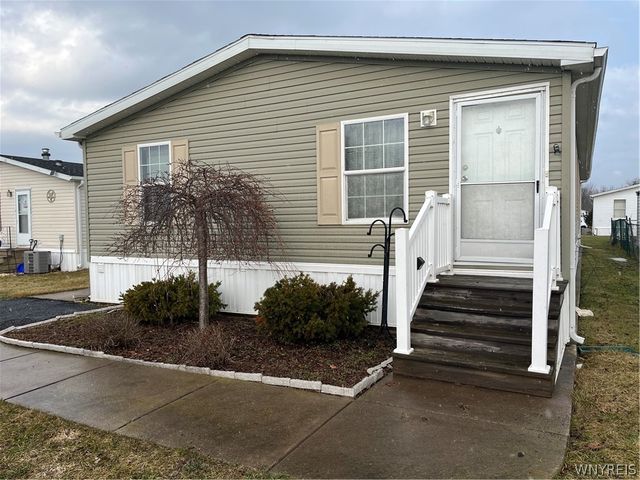 1218 Maplewood Drive, Lockport Town, NY 14094