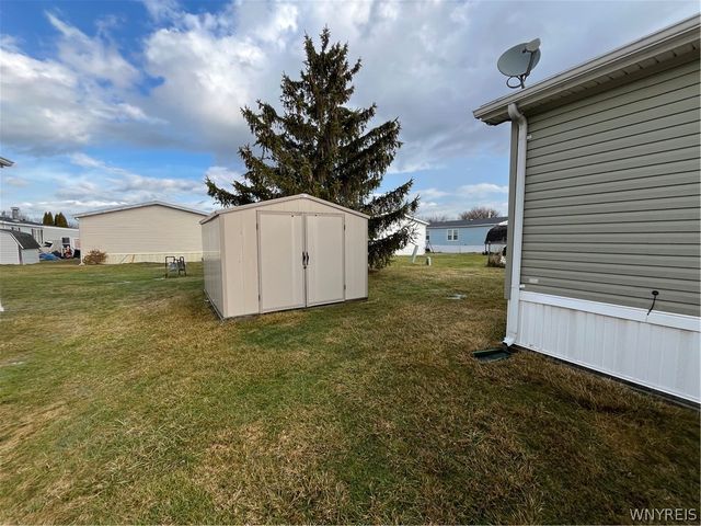 1218 Maplewood Drive, Lockport Town, NY 14094