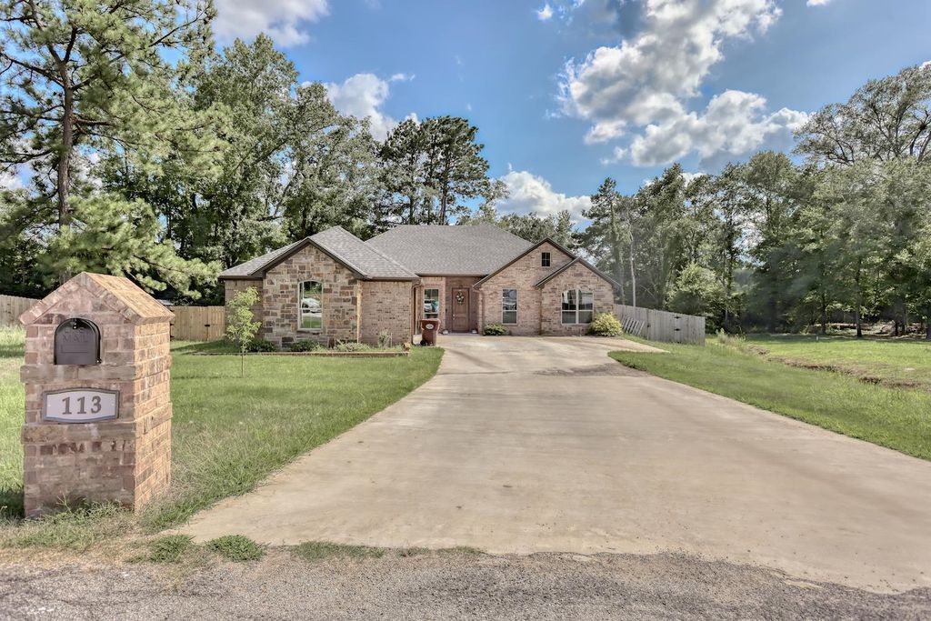 113 Stuart Street, Arp, TX 75750