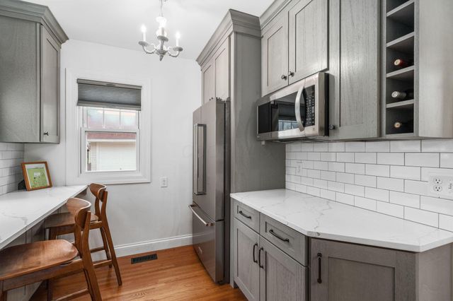 115 N Cassingham Road, Columbus, OH 43209