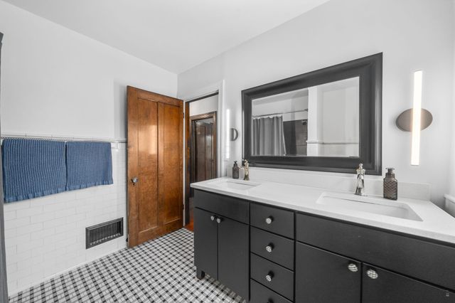 115 N Cassingham Road, Columbus, OH 43209