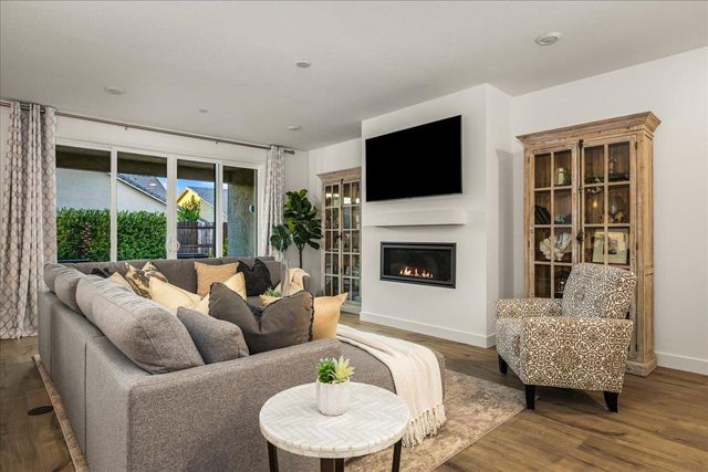 820 Lodge Way, Lincoln, CA 95648
