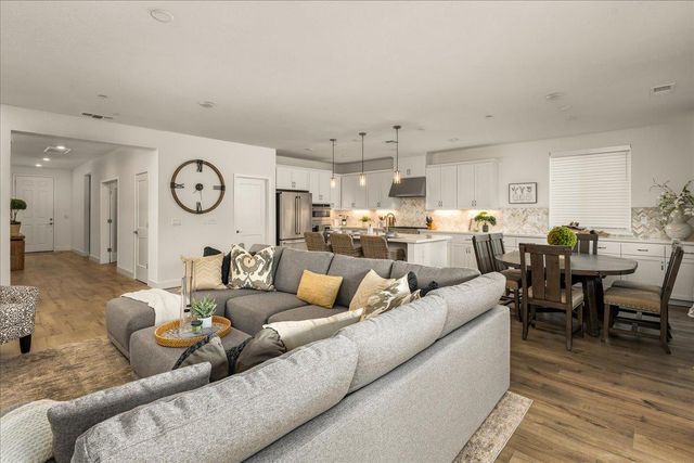 820 Lodge Way, Lincoln, CA 95648