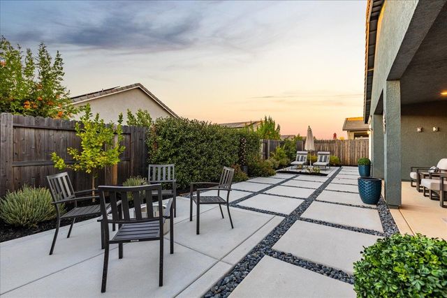 820 Lodge Way, Lincoln, CA 95648