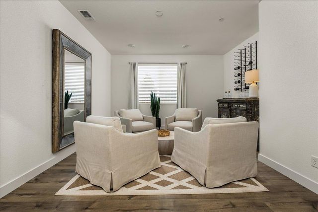 820 Lodge Way, Lincoln, CA 95648