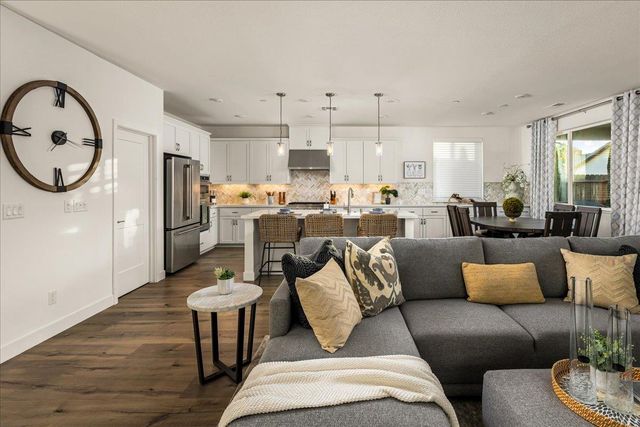 820 Lodge Way, Lincoln, CA 95648