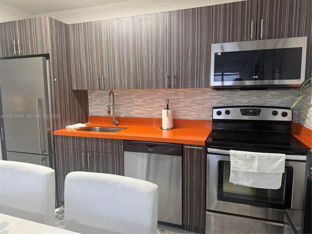 1390 Ocean Dr 304, Miami Beach, FL 33139