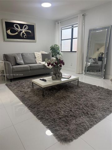 1390 Ocean Dr 304, Miami Beach, FL 33139