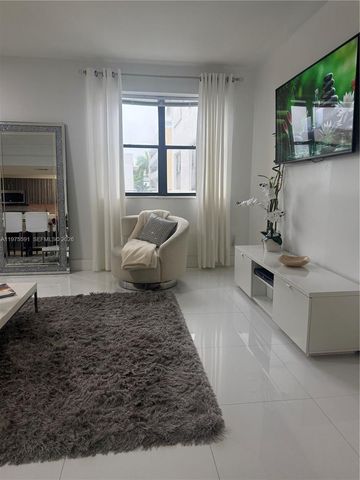 1390 Ocean Dr 304, Miami Beach, FL 33139