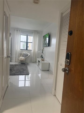 1390 Ocean Dr 304, Miami Beach, FL 33139