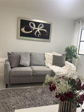 1390 Ocean Dr 304, Miami Beach, FL 33139