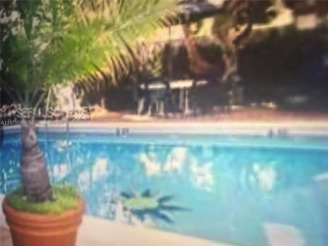 1390 Ocean Dr 304, Miami Beach, FL 33139