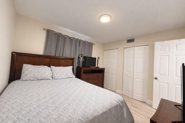 6080 FOREST HILL Boulevard 109, West Palm Beach, FL 33415