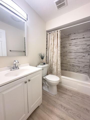 6080 FOREST HILL Boulevard 109, West Palm Beach, FL 33415