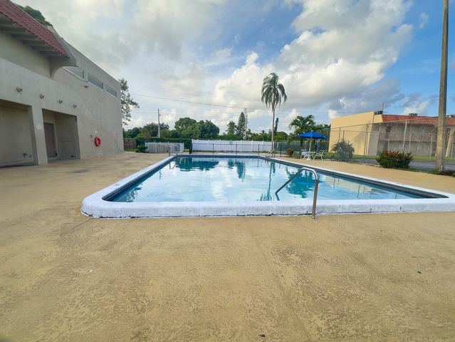 6080 FOREST HILL Boulevard 109, West Palm Beach, FL 33415