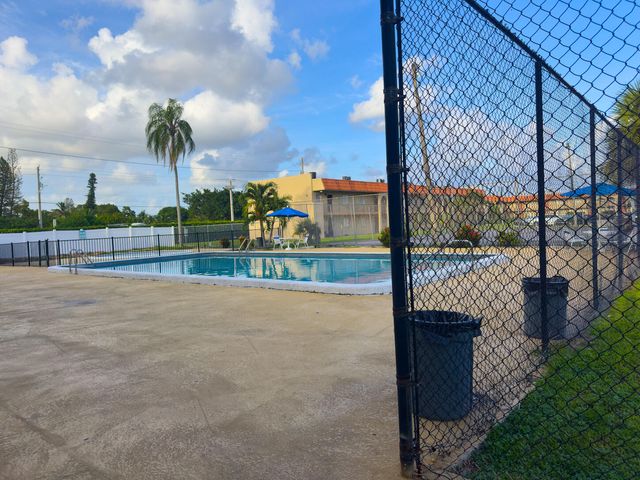6080 FOREST HILL Boulevard 109, West Palm Beach, FL 33415