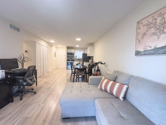 6080 FOREST HILL Boulevard 109, West Palm Beach, FL 33415