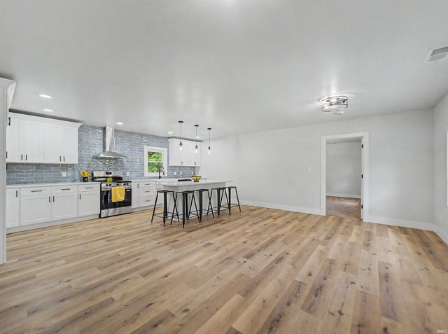 11120 SR 57 Road, Evansville, IN 47725