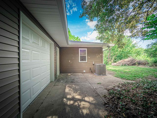 11120 SR 57 Road, Evansville, IN 47725