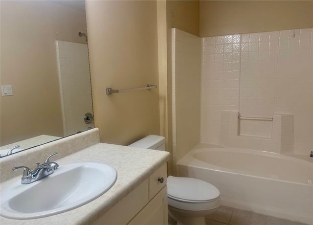 5060 Fairways Circle F202, Vero Beach, FL 32967
