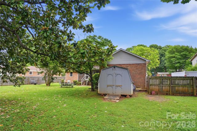6419 Pencade Lane, Charlotte, NC 28215