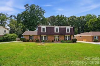 6419 Pencade Lane, Charlotte, NC 28215