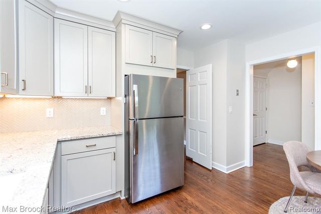 25830 Berkley Avenue, Huntington Woods, MI 48070