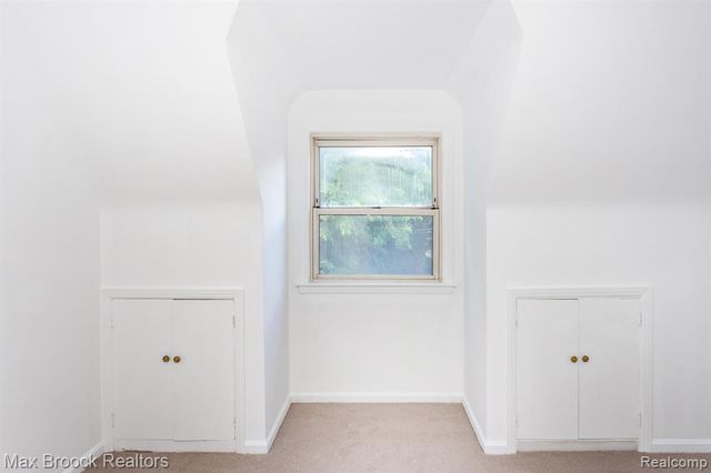 25830 Berkley Avenue, Huntington Woods, MI 48070