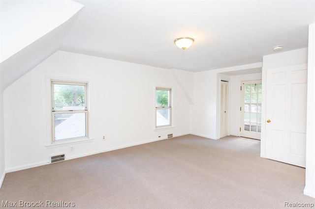 25830 Berkley Avenue, Huntington Woods, MI 48070