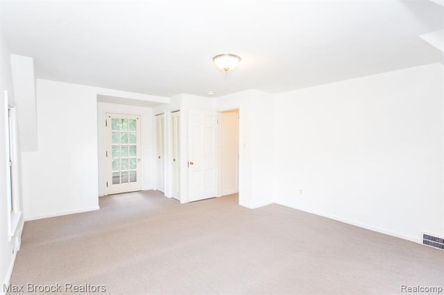 25830 Berkley Avenue, Huntington Woods, MI 48070