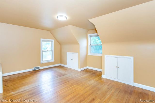 25830 Berkley Avenue, Huntington Woods, MI 48070