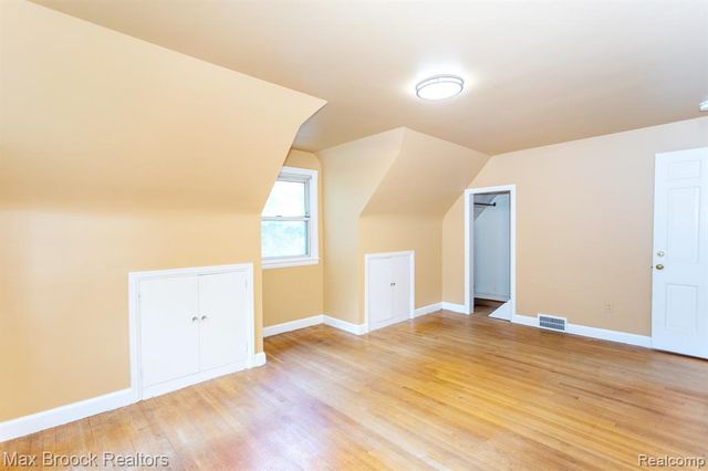 25830 Berkley Avenue, Huntington Woods, MI 48070