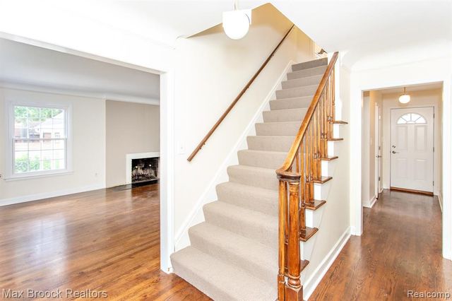25830 Berkley Avenue, Huntington Woods, MI 48070