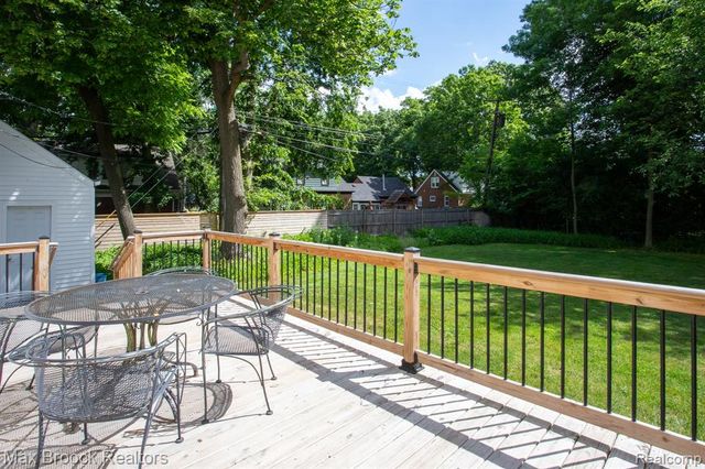 25830 Berkley Avenue, Huntington Woods, MI 48070