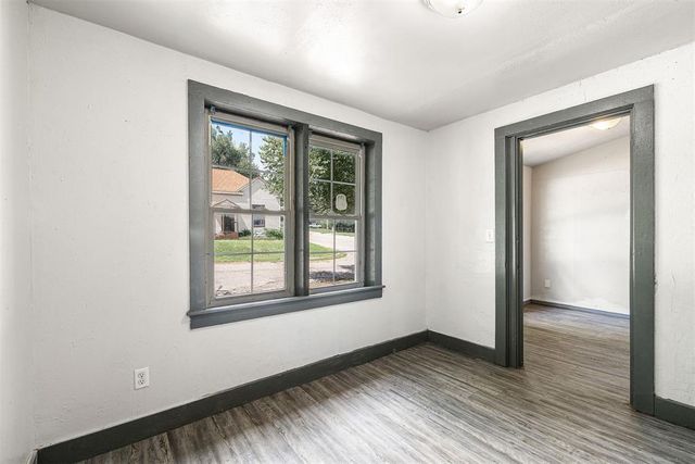 420 N Barker Avenue, El Reno, OK 73036