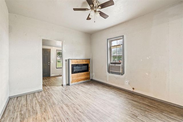 420 N Barker Avenue, El Reno, OK 73036