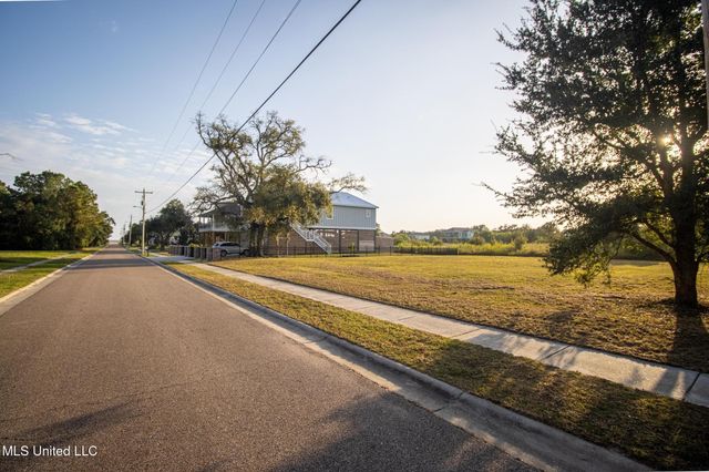 133 Markham Drive, Long Beach, MS 39560