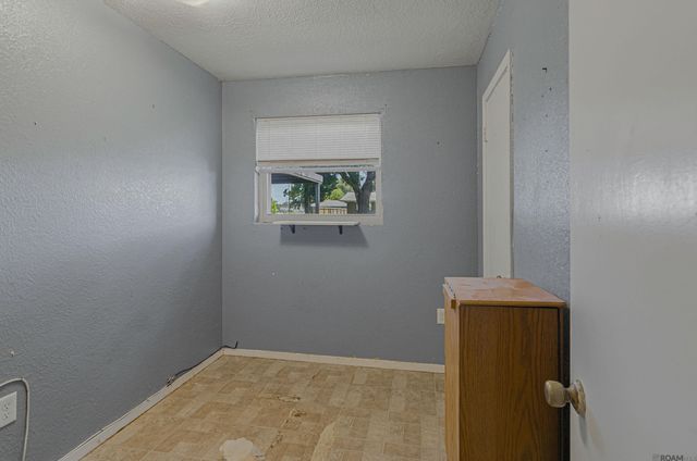 24618 Pecan Place Dr, Plaquemine, LA 70764