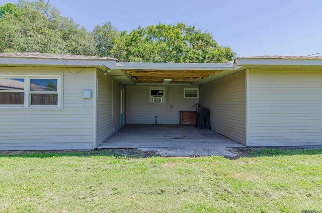 24618 Pecan Place Dr, Plaquemine, LA 70764